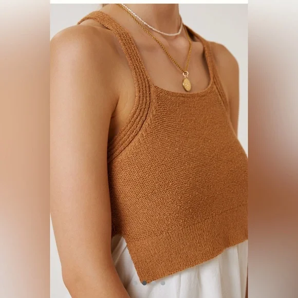 NWOT ANTHROPOLOGIE Sweater Tank. Size XS in neutral motif color - Picture 4 of 9